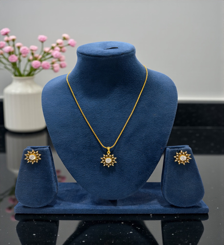 Chain pendant set with earrings (18 inch)