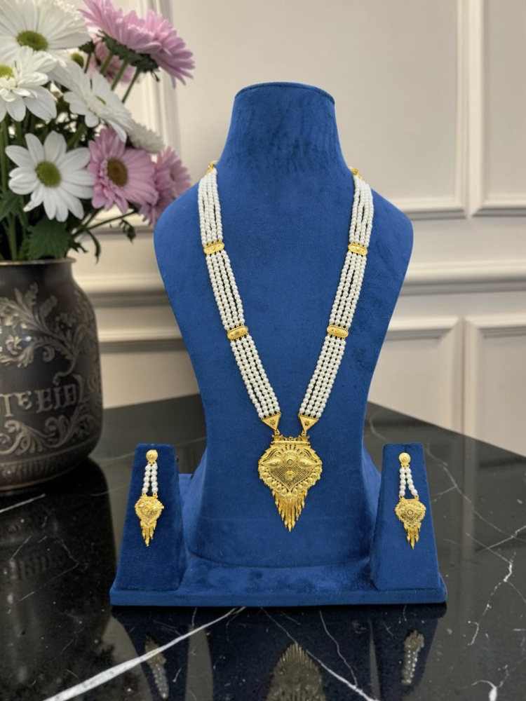 Pearl sitahaar