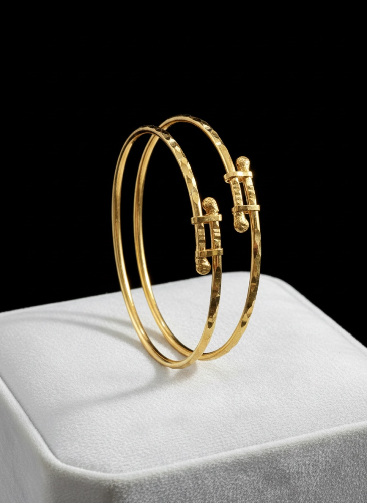 Adjustable bangles